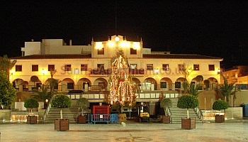 Guardamar town hall and square on new year's eve